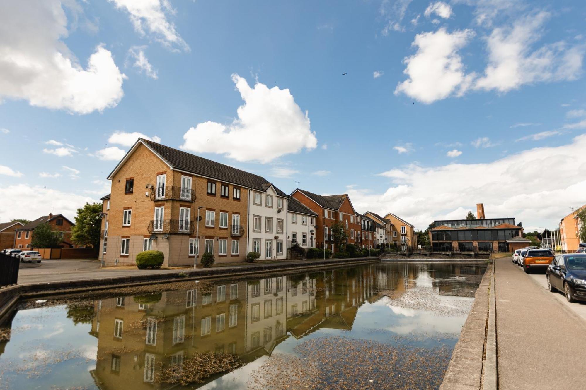 Hullidays Victora Dock- Refurbished 2024 Apartment Kingston upon Hull Exterior foto